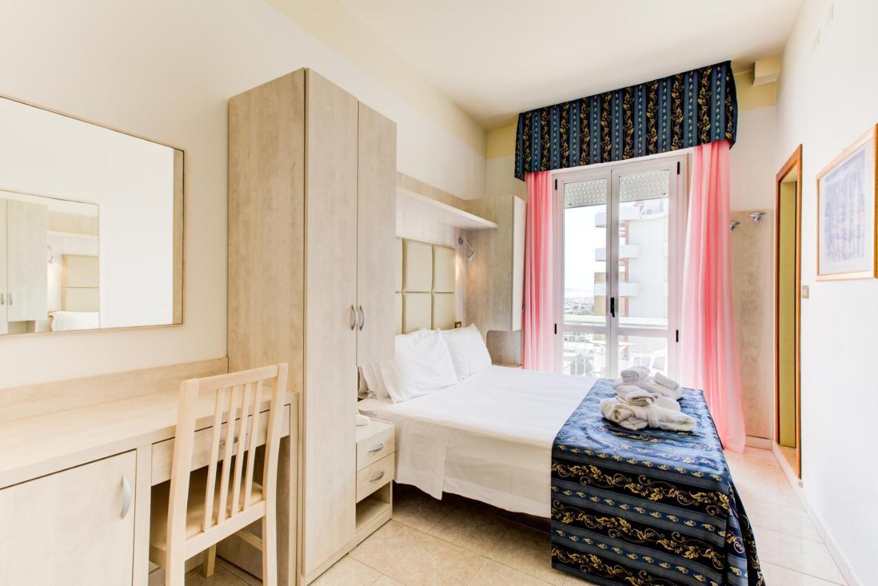 Hotel Vela D'Oro Rimini Zewnętrze zdjęcie
