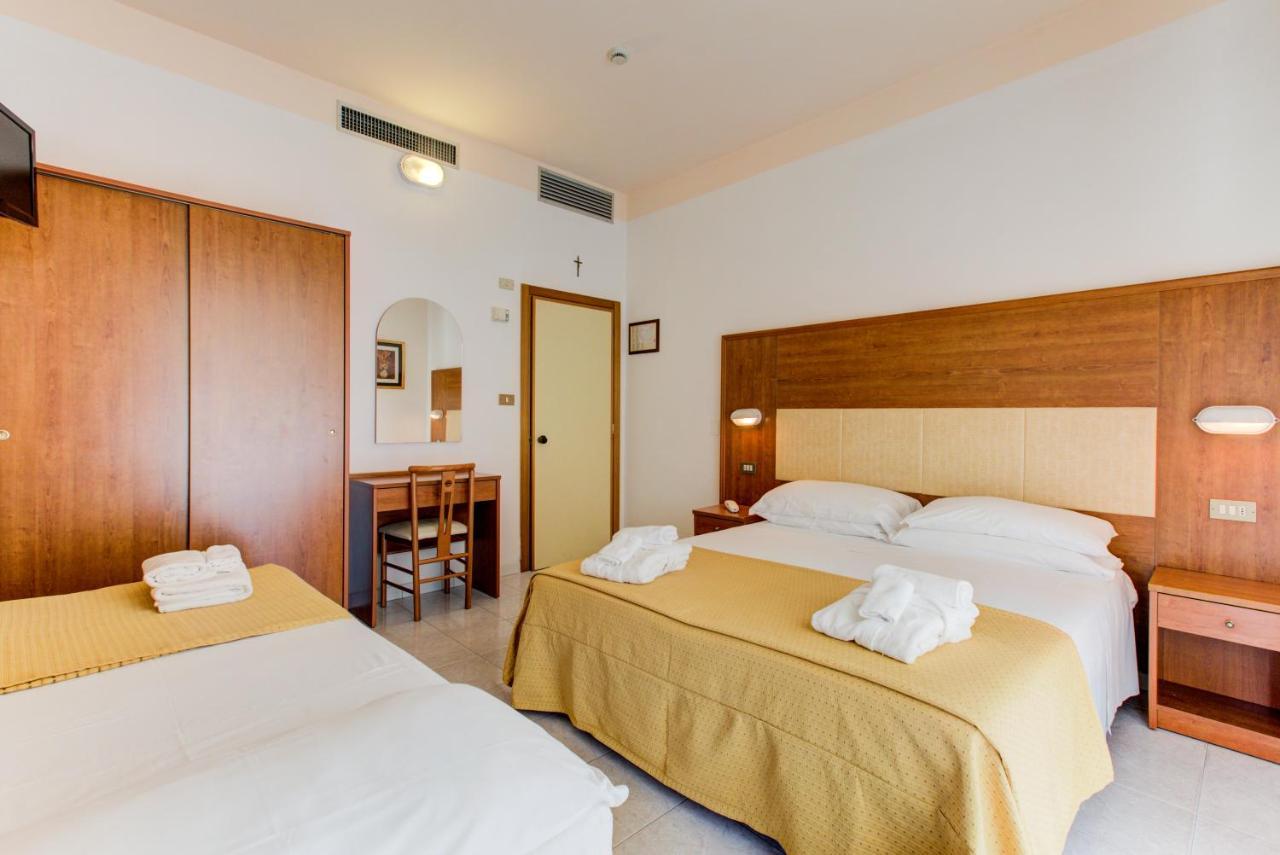 Hotel Vela D'Oro Rimini Zewnętrze zdjęcie