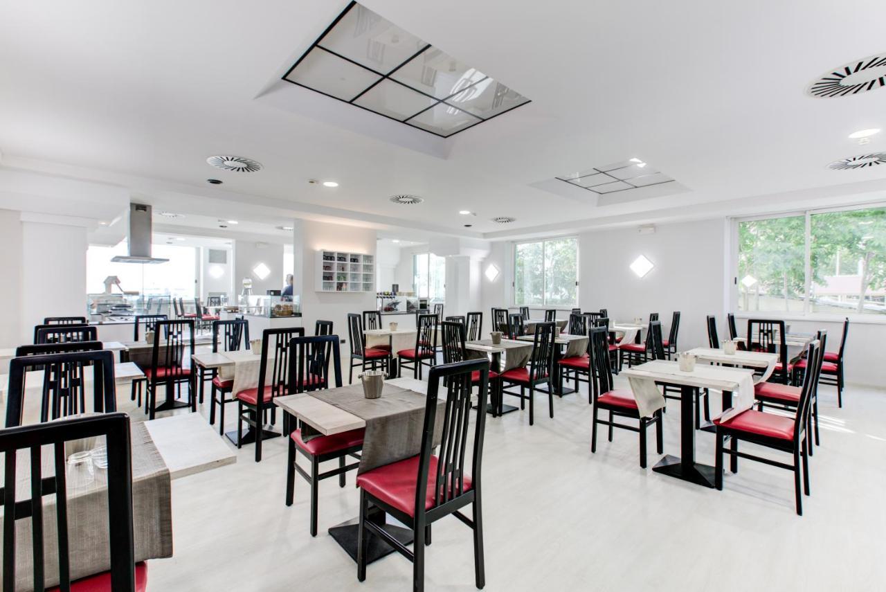 Hotel Vela D'Oro Rimini Zewnętrze zdjęcie