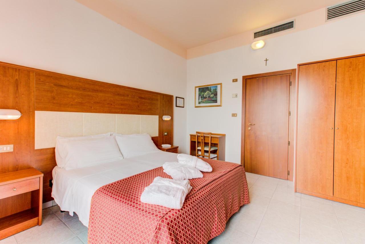 Hotel Vela D'Oro Rimini Zewnętrze zdjęcie