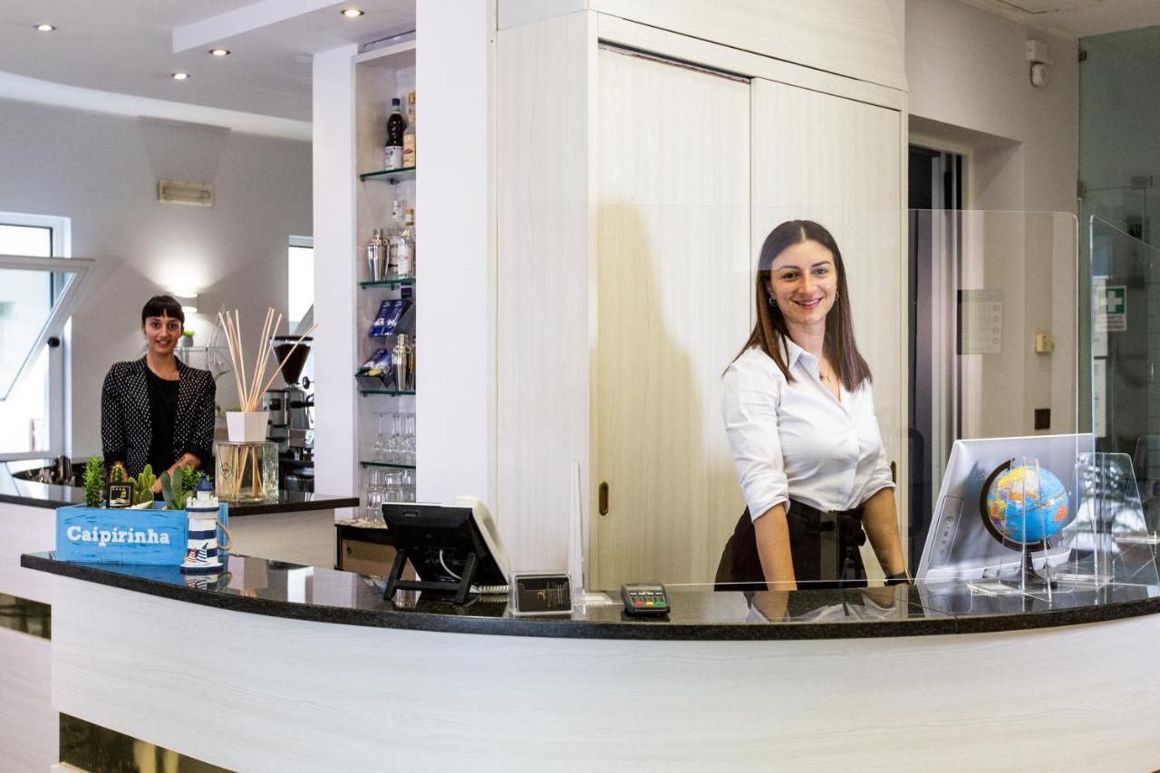 Hotel Vela D'Oro Rimini Zewnętrze zdjęcie
