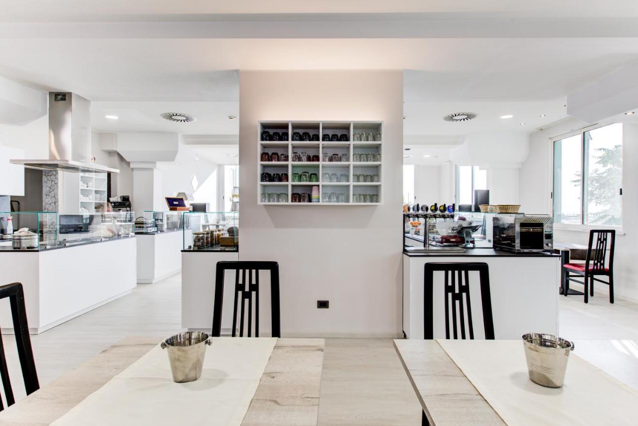 Hotel Vela D'Oro Rimini Zewnętrze zdjęcie
