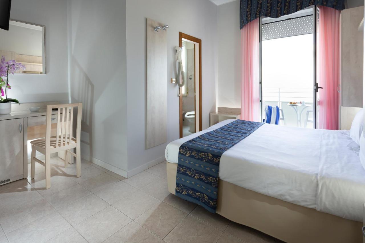 Hotel Vela D'Oro Rimini Zewnętrze zdjęcie