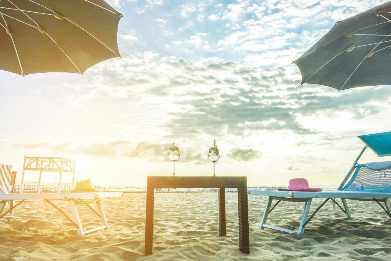 Hotel Vela D'Oro Rimini Zewnętrze zdjęcie