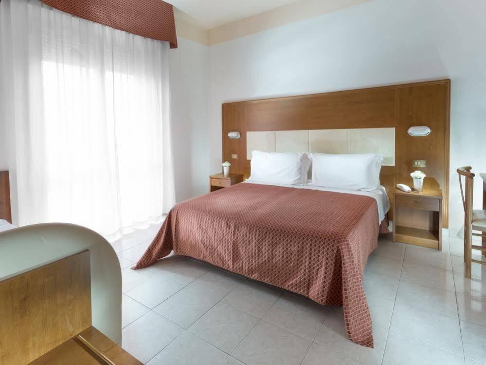 Hotel Vela D'Oro Rimini Zewnętrze zdjęcie